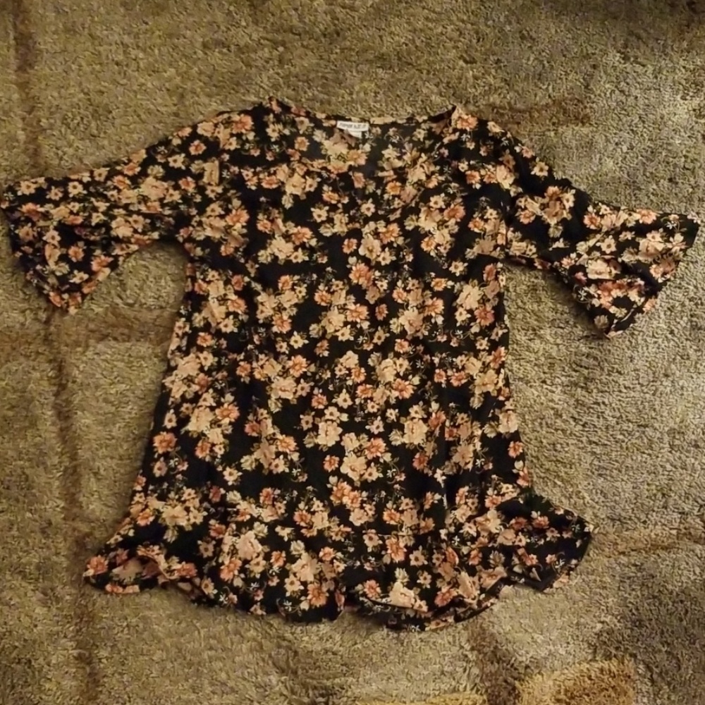 Light Weight Blouse like Shirt with Flare